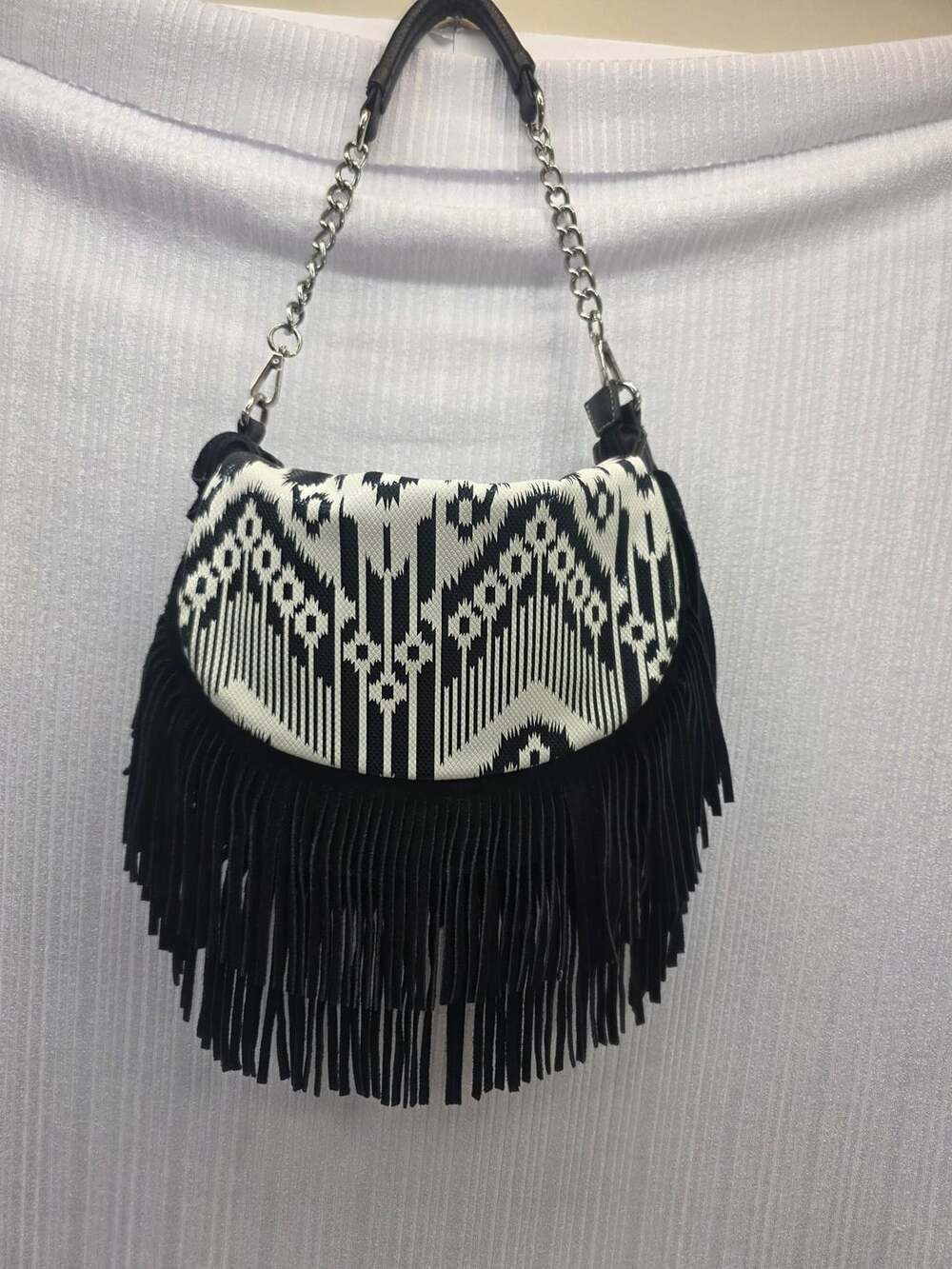 Blazin Roxx Women's Jennifer Aztec Print Fringe Messenger Bag Black White